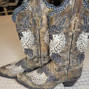 Corral Embroidered Distressed Size 9.5 Women's Boots